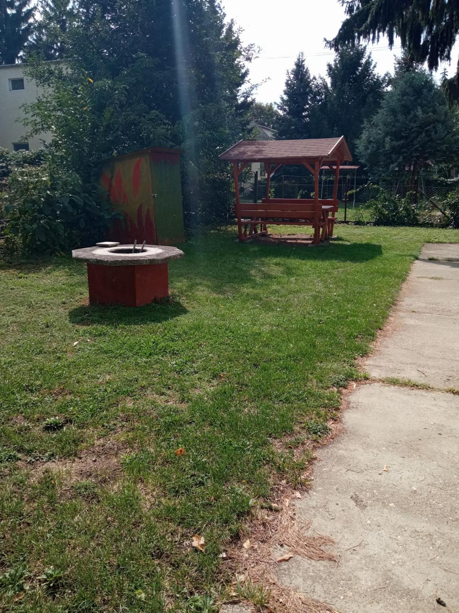 Fuesti Fecske Apartman Hajdúszoboszló Екстериор снимка